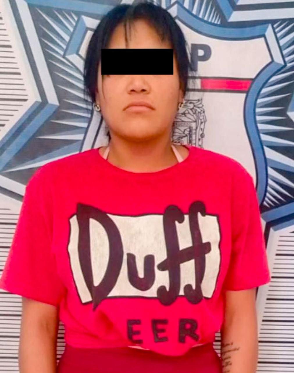 Detienen a mujer investigada por su presunta relación con el robo en Plaza Mazarik