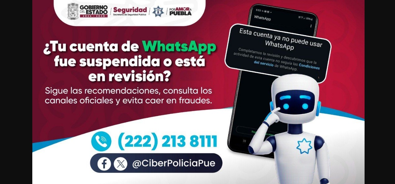Persona revisando una cuenta suspendida de WhatsApp en un teléfono celular.