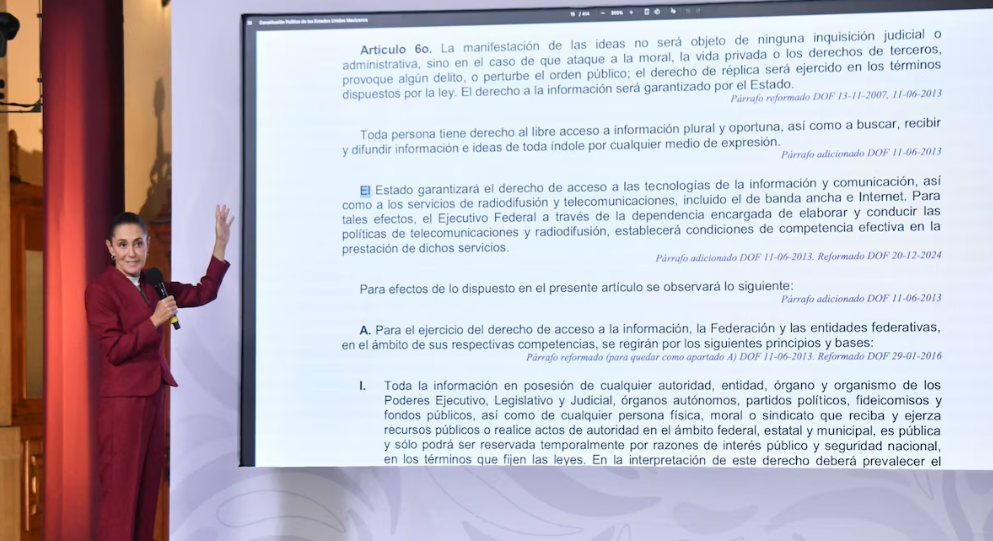 Claudia Sheinbaum durante conferencia sobre pensiones doradas.