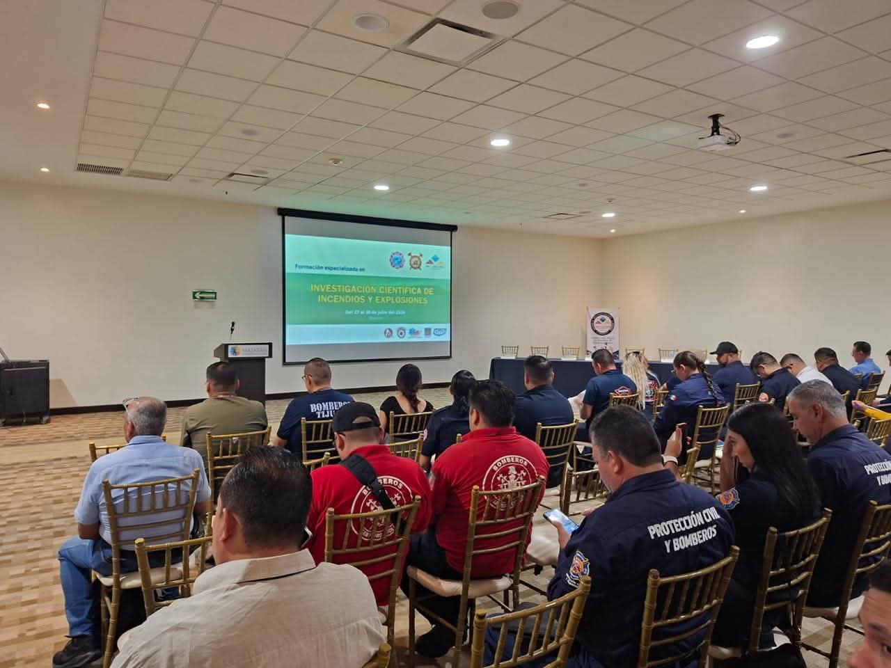 Bomberos de PC Cholula fortalecen su preparación en curso internacional sobre investigación de incendios