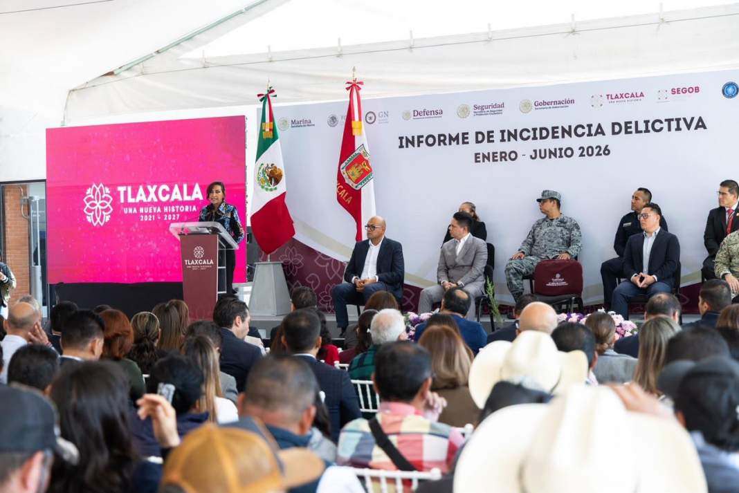 Autoridades durante la presentación del informe de seguridad en Tlaxcala.