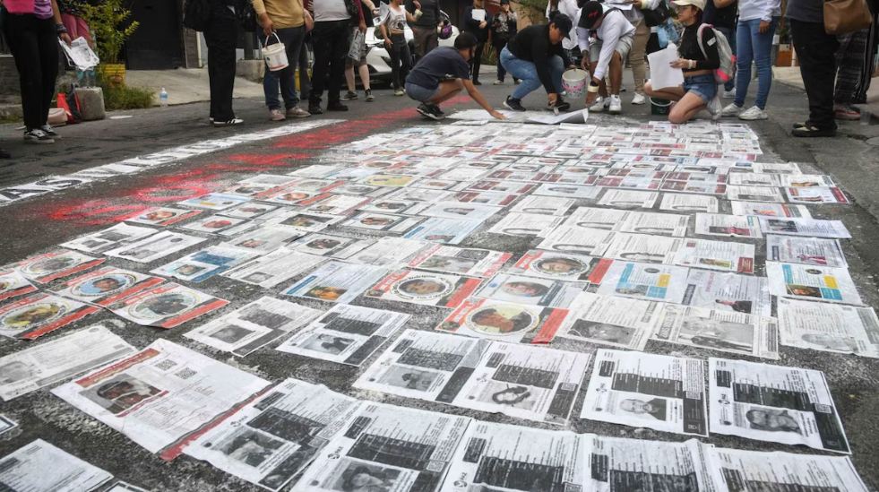 Familiares buscan a jóvenes desaparecidos en Jalisco
