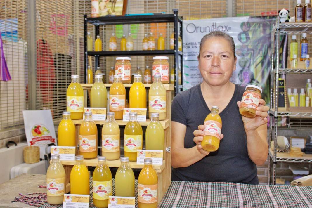 Néctares y mermeladas artesanales en un local del Mercado de Artesanos de Tlaxcala.