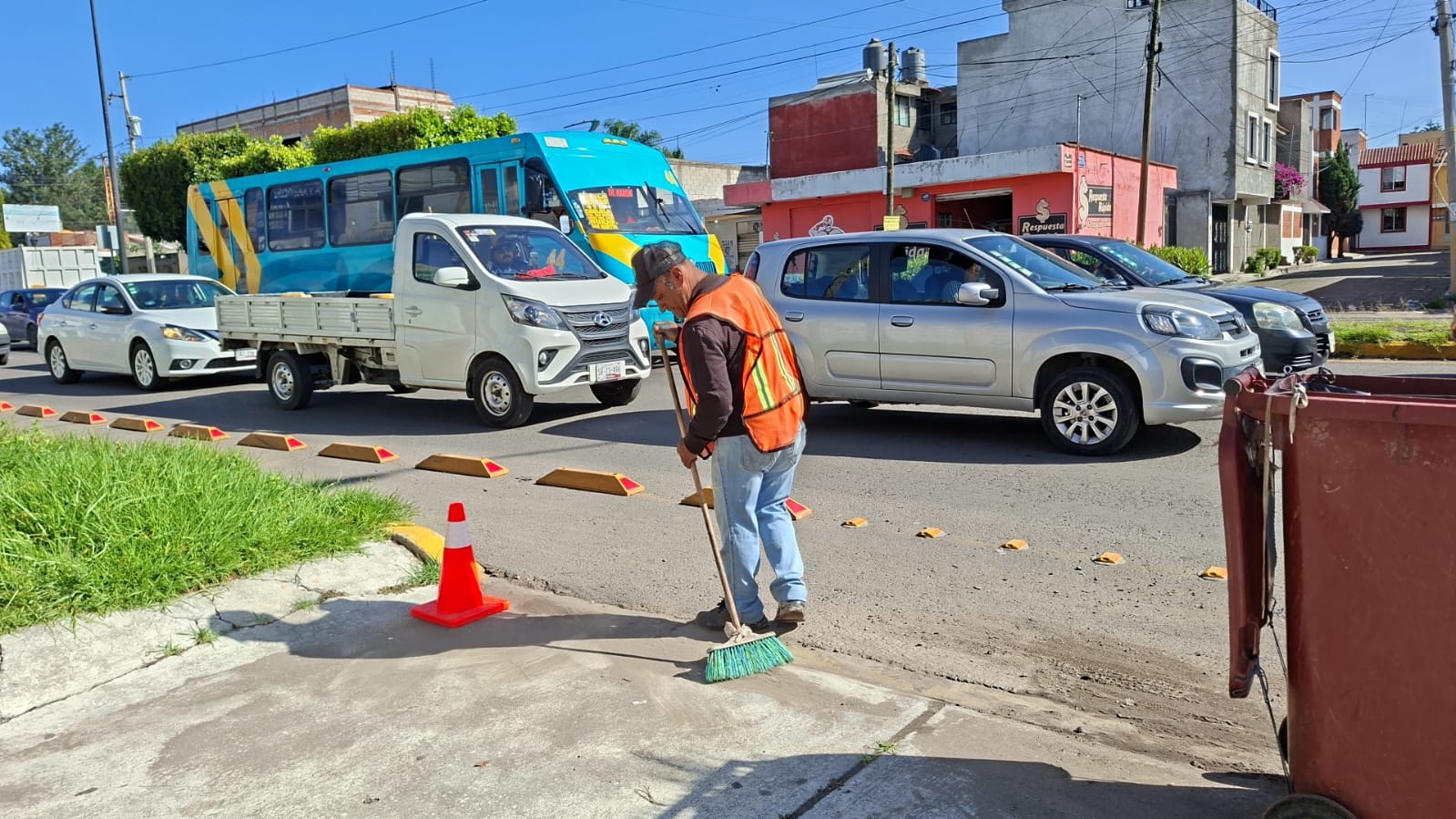 Arranca nueva jornada de “Barriendo tu Calle” en el barrio de San Juan Calvario