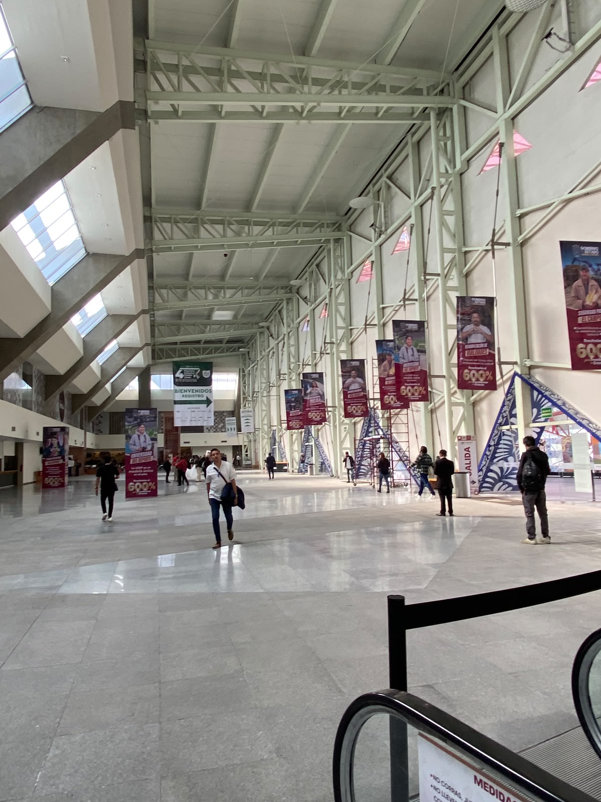 Centro Expositor alista detalles para informe de 600 días de Alejandro Armenta