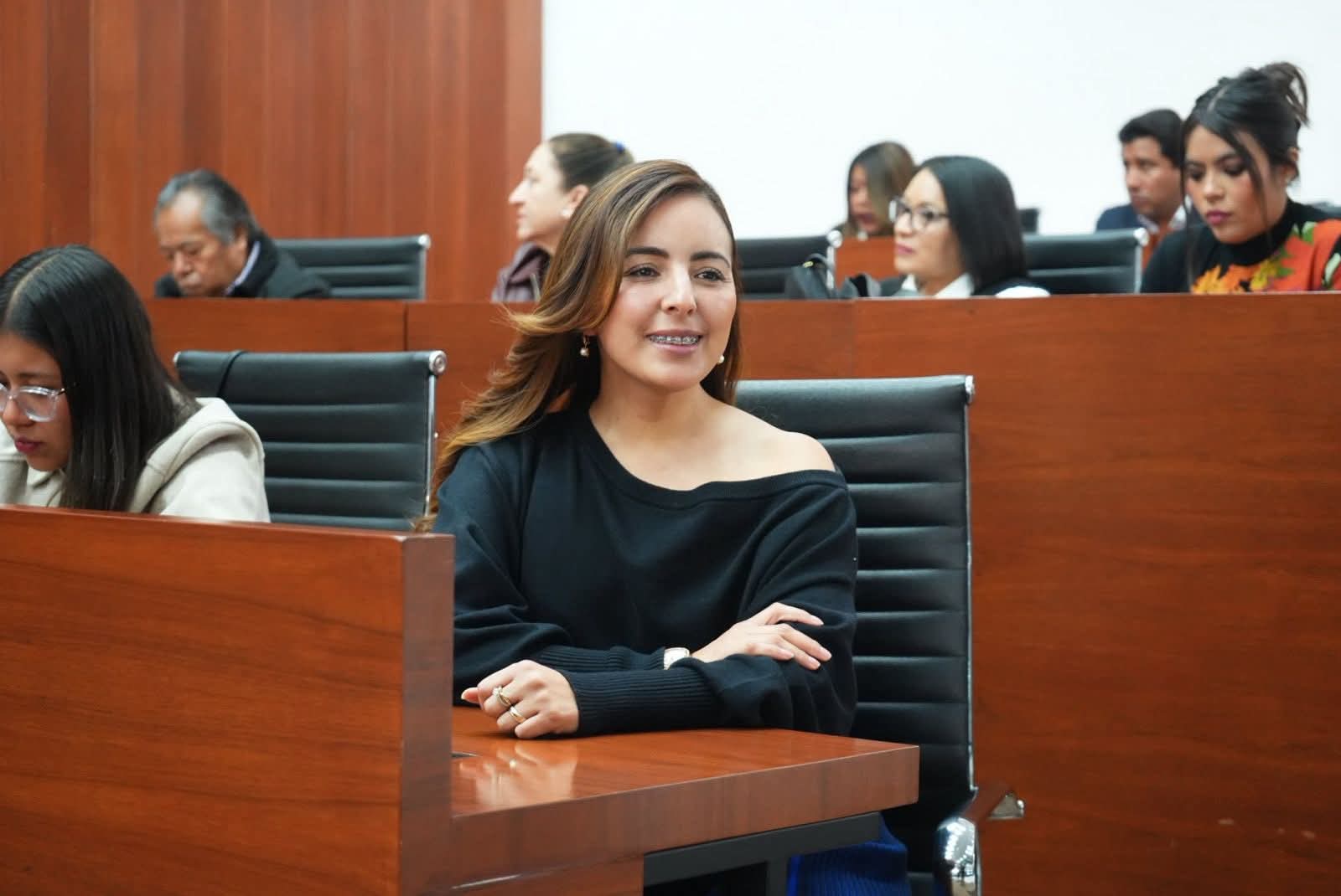 No rendirse ni "rajarse" pide Míriam Martínez a panismo en Tlaxcala
