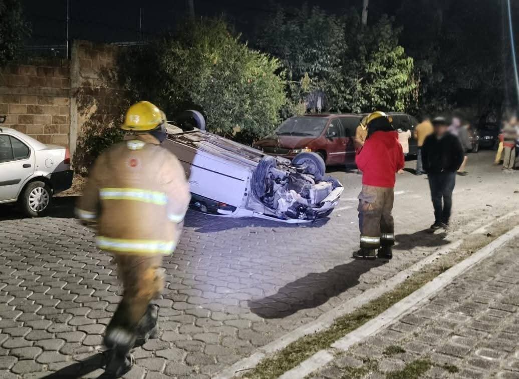 Respuesta inmediata de cuerpos de emergencia evita mayores riesgos tras accidentes viales en Cholula