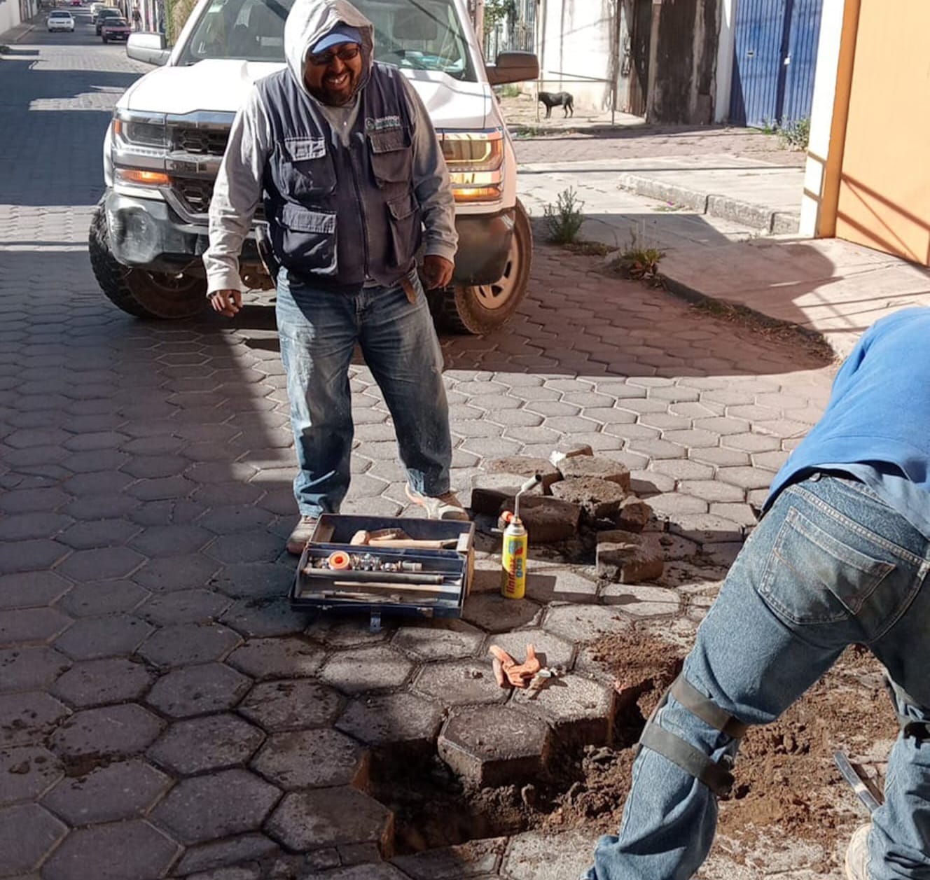 SOSAPACH atiende de manera inmediata fugas de agua en la cabecera municipal de San Pedro Cholula