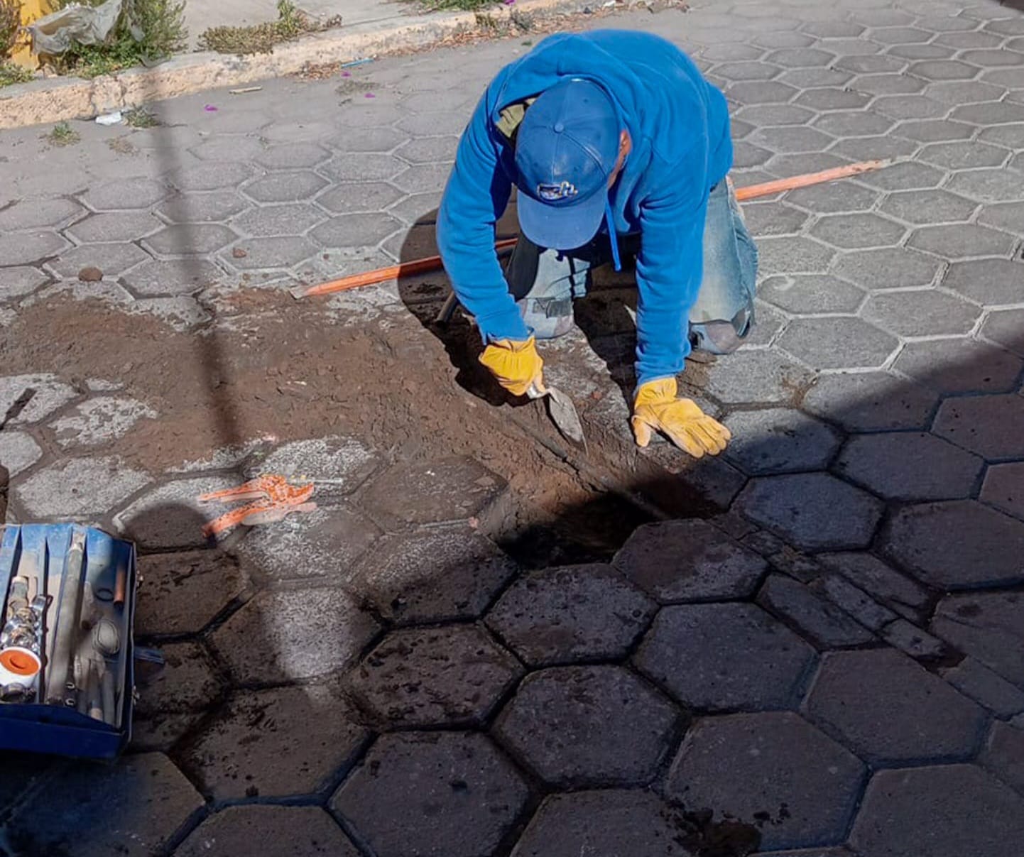 SOSAPACH atiende de manera inmediata fugas de agua en la cabecera municipal de San Pedro Cholula