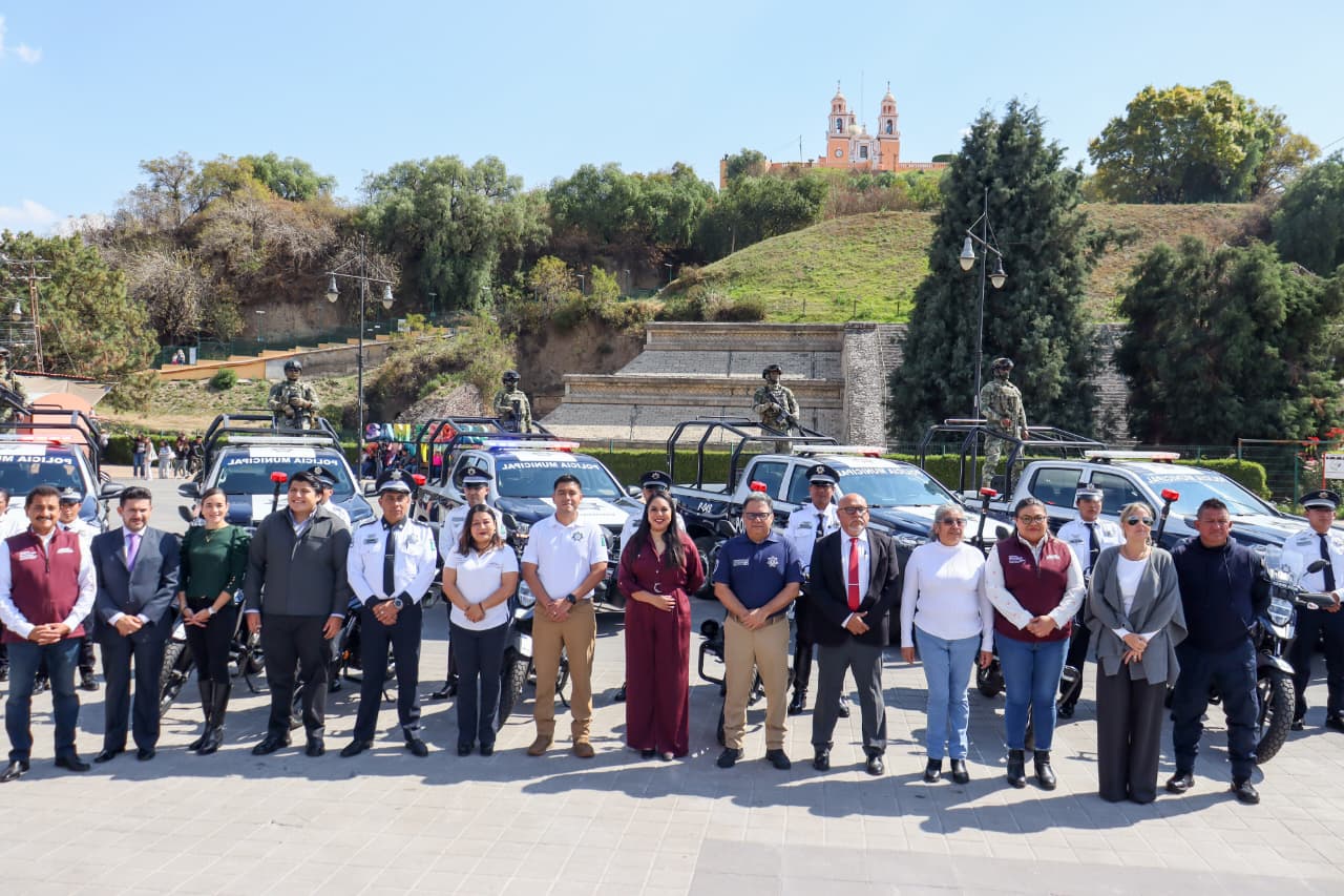 Con entrega de equipamiento a la SSC, Tonantzin Fernández refuerza la seguridad de San Pedro Cholula