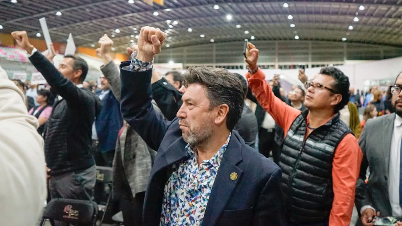 Cuestiona Ray Vázquez legitimidad de proyectos políticos y presencia de foráneos en el gabinete