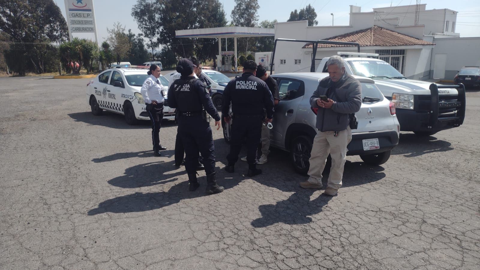 Recuperan auto robado en Puebla; hay un detenido