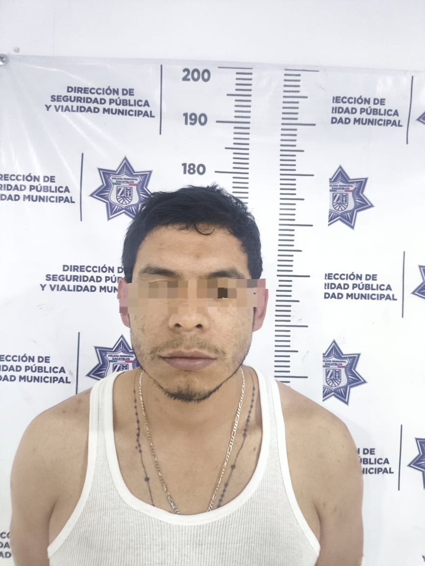 Detienen a delincuente con camioneta robada, en Zacatelco