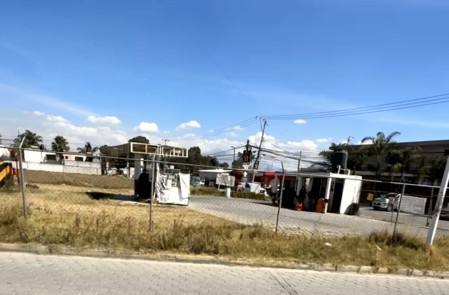 Autoridades federales clausuran gasolinera en Cuautlancingo tras operativo por presunto uso de gas ilegal