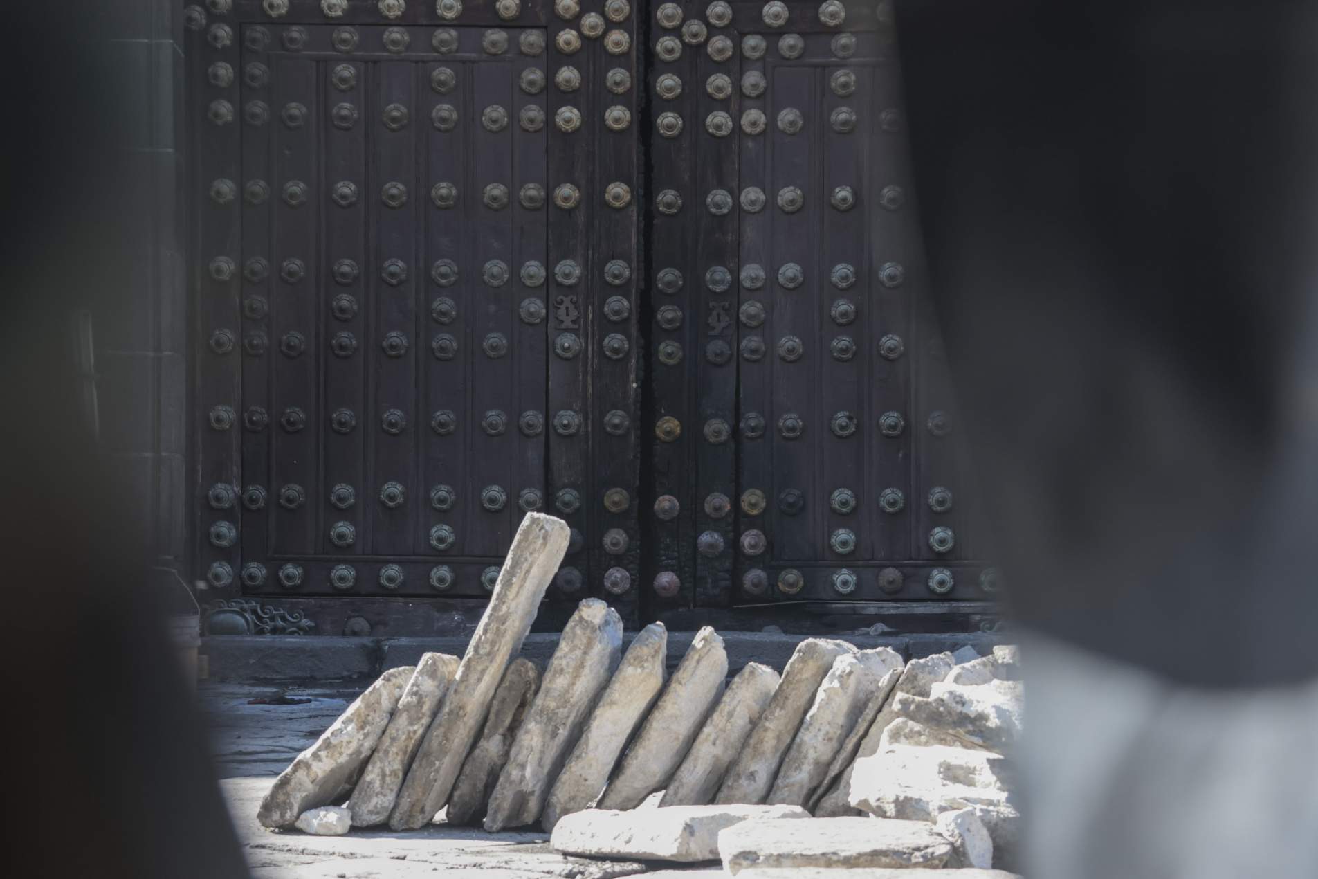 Autoridades coordinan atención tras incendio en la Catedral de Puebla