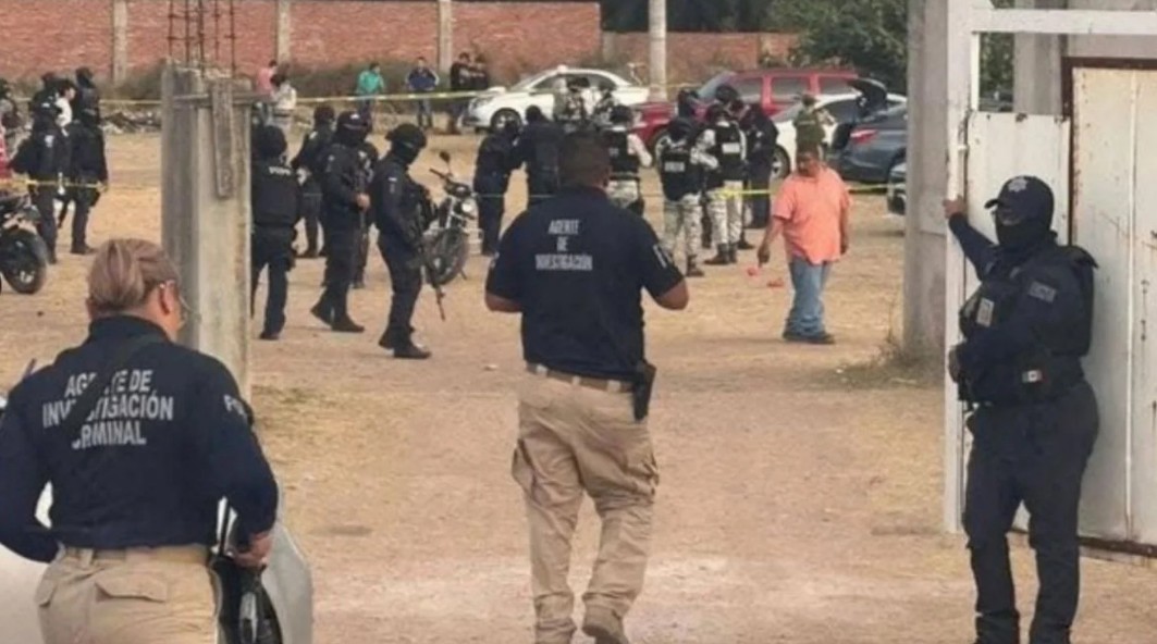 Ataque armado en cancha de futbol sacude a Salamanca