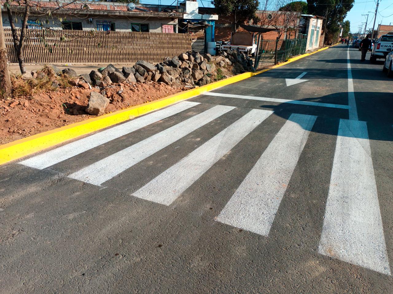 Tras 15 años de espera, Tonantzin Fernández entrega pavimentación en San Diego Cuachayotla