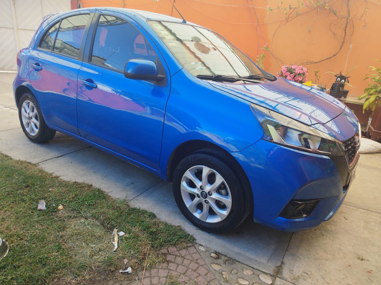 Empleado de Amatech sufre robo de vehículo en pleno estacionamiento en Tlaxcala