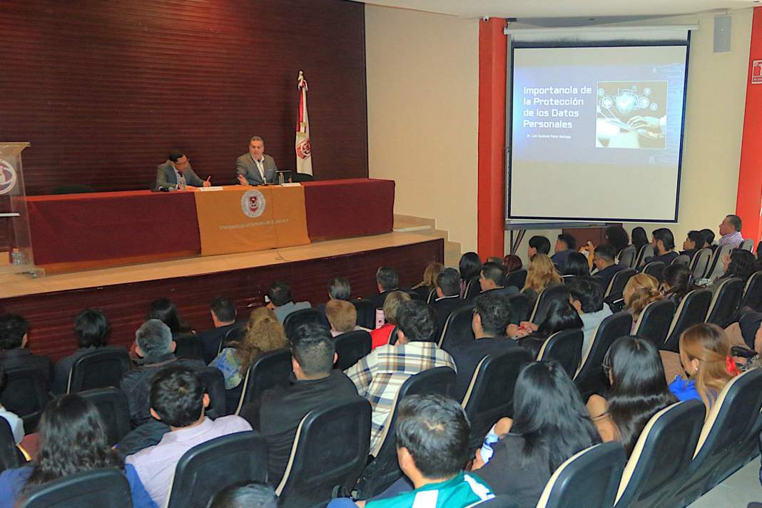 Protección de datos personales en la UATx: un derecho clave en la era digital