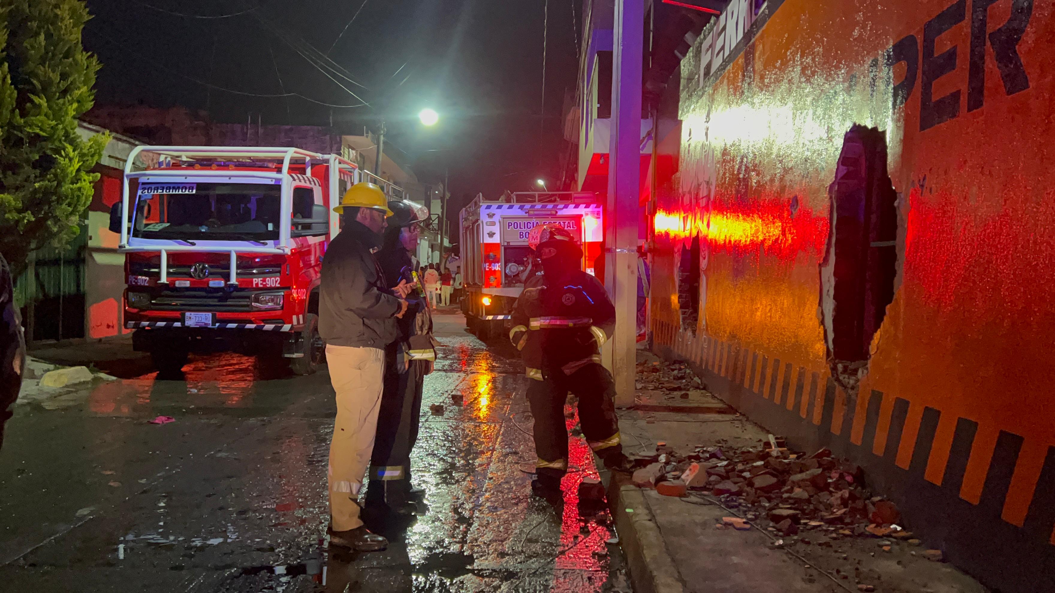 bomberos cuautlancingo atiende incendio ferretera 3