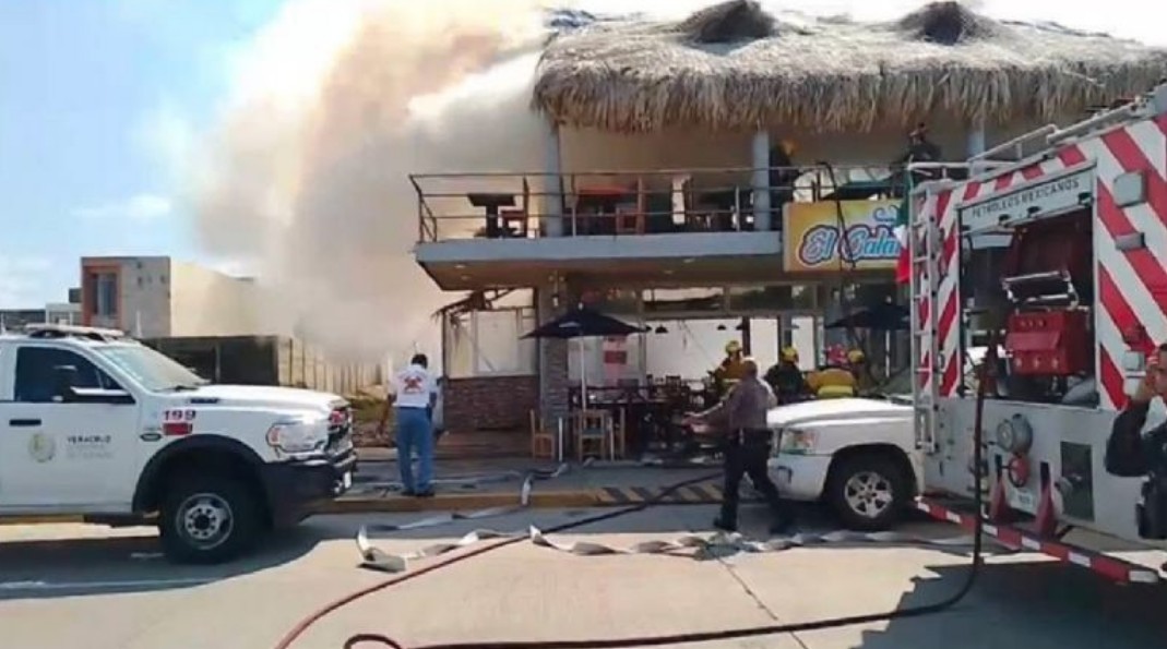 Ataque armado incendia restaurante en Coatzacoalcos
