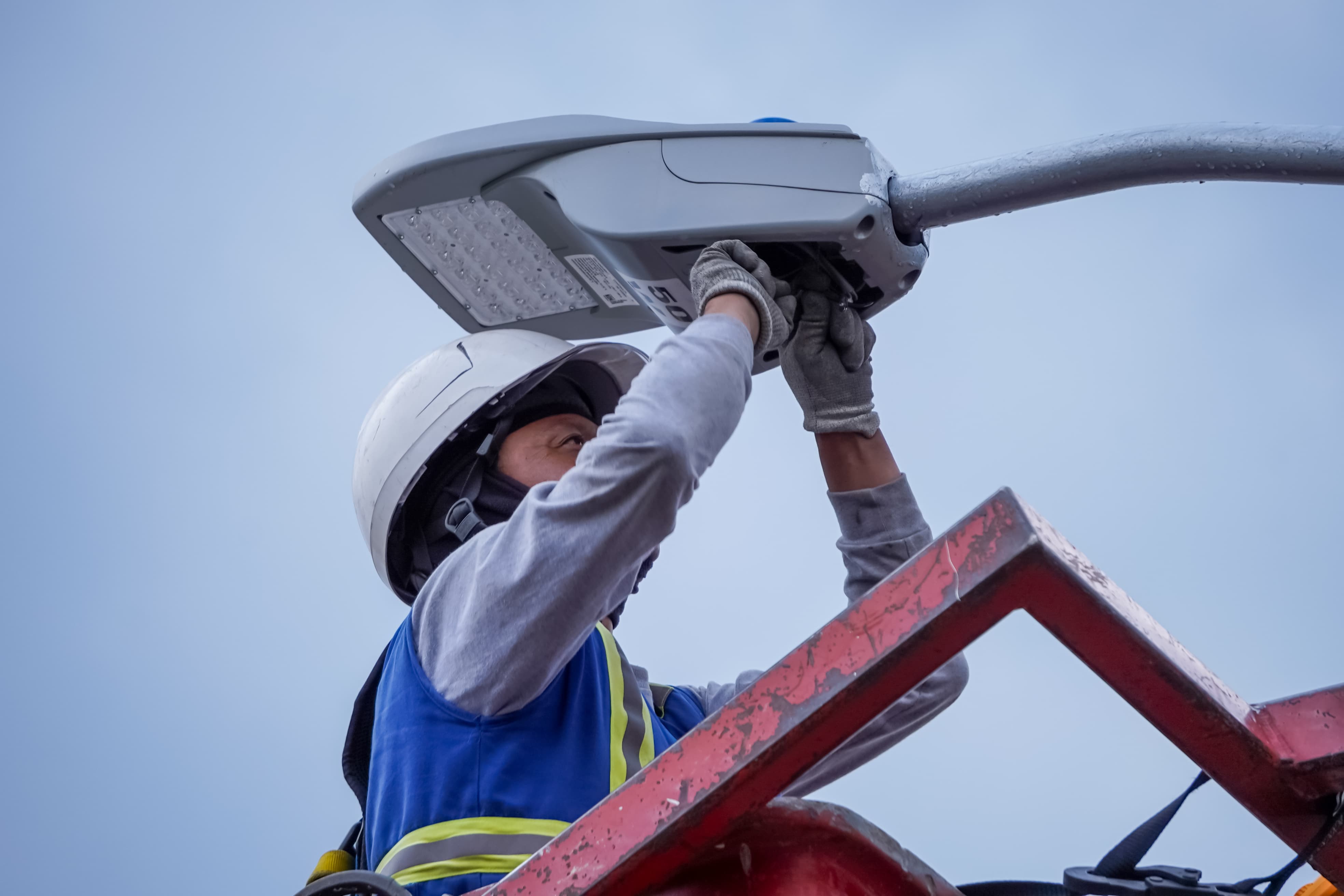 Modernización del alumbrado público avanzará en todo el municipio de Puebla durante el trienio