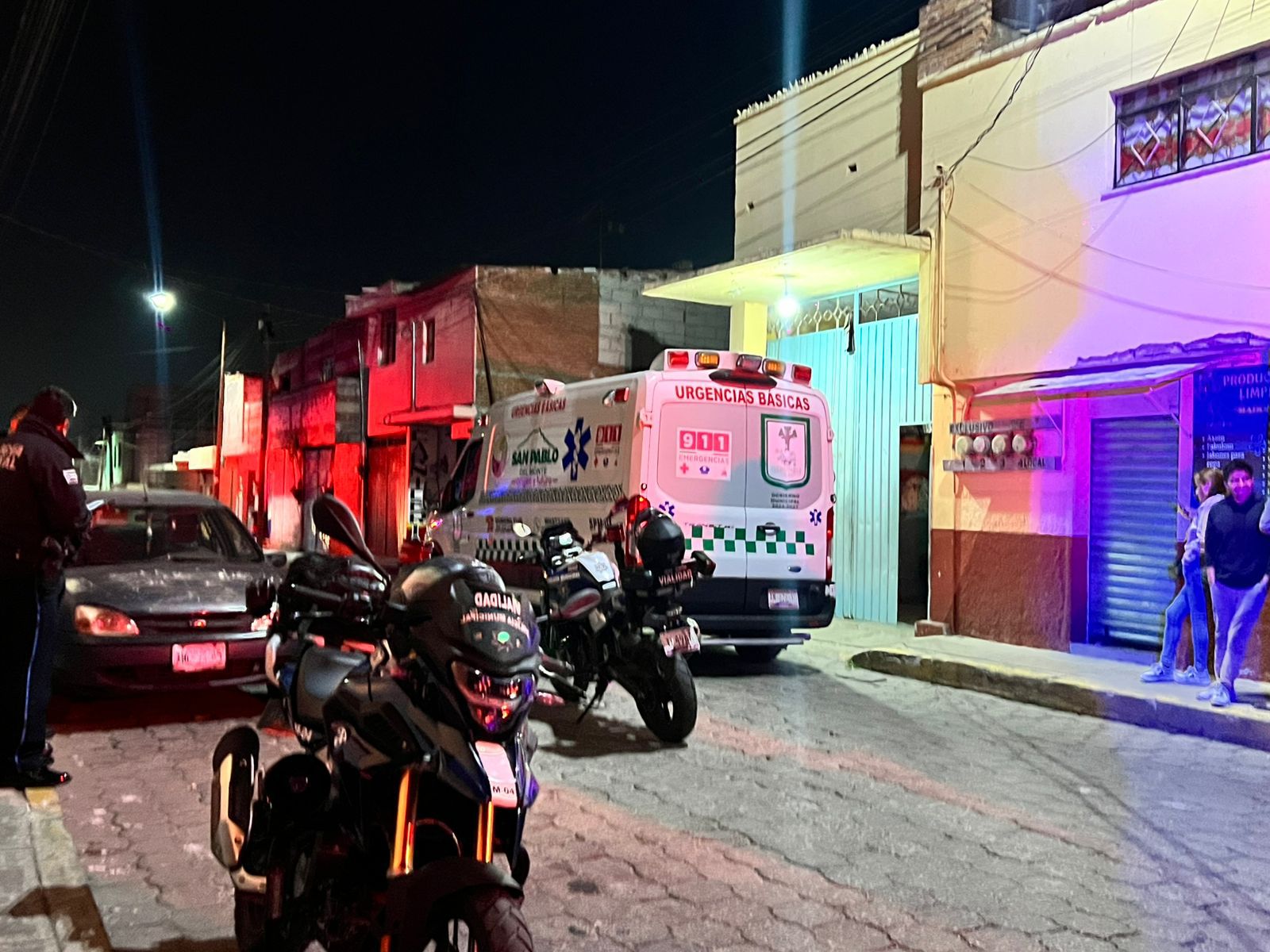 Muere hombre tras sufrir una caída mientras se duchaba en baños públicos de San Pablo del Monte