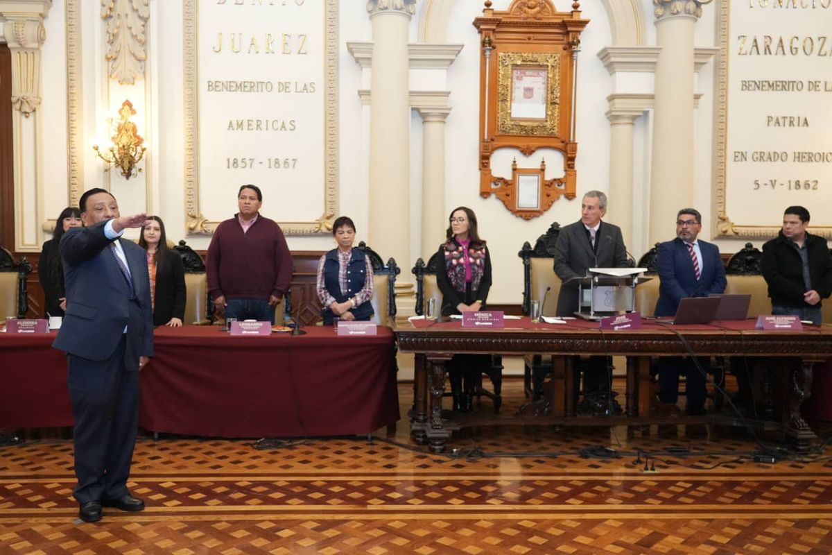 Cabildo de Puebla concreta relevo en la Secretaría del Ayuntamiento