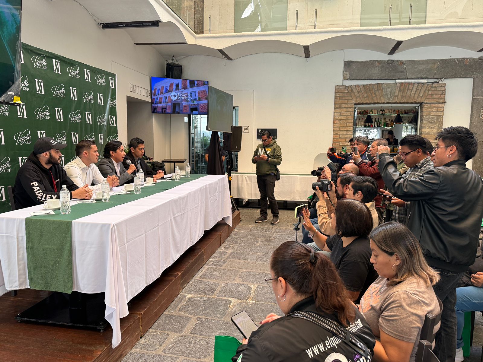 Presentan Torneo de Pádel Vazbe Cup para impulsar la profesionalización del deporte en Puebla
