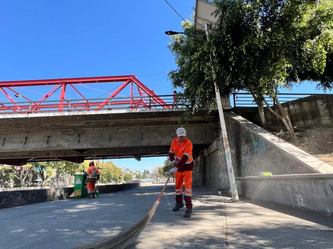 Tlaxcala mantiene limpio el Andador Heroico Colegio Militar todos los días
