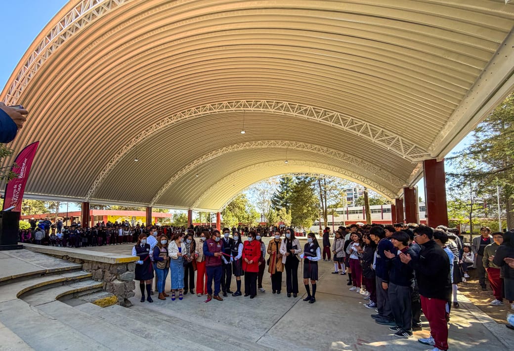 Entregan obras de "La Escuela es Nuestra" en la capital; benefician a más de 2 mil 500 alumnos