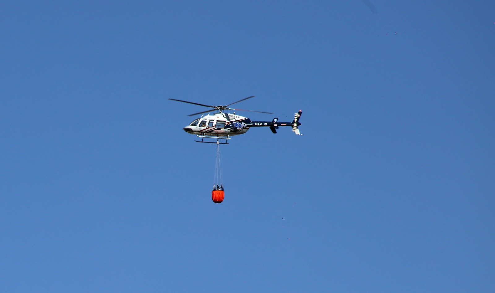 Helicóptero Malinche frena incendios en Tlaxcala