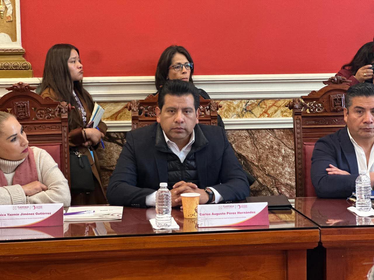 Carlos Augusto Pérez Hernández se separa de FOMTLAX y se sube a la contienda por la gubernatura