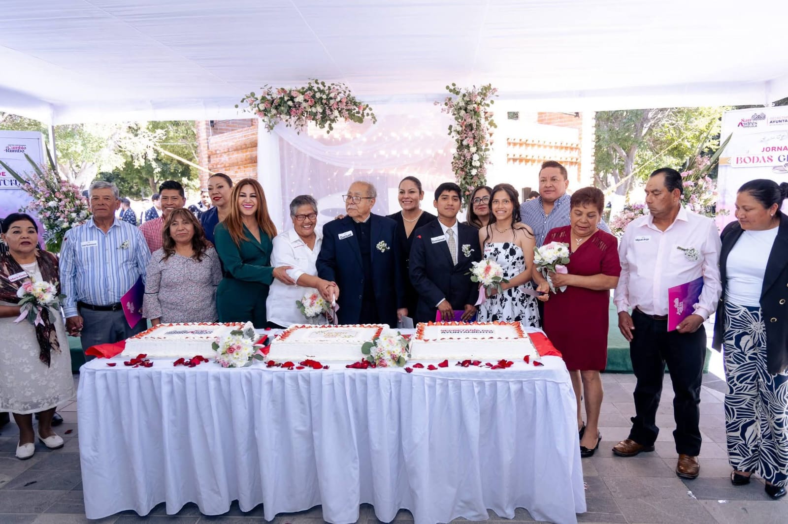 Dicen “si acepto” 45 parejas en bodas comunitarias: San Andrés Cholula