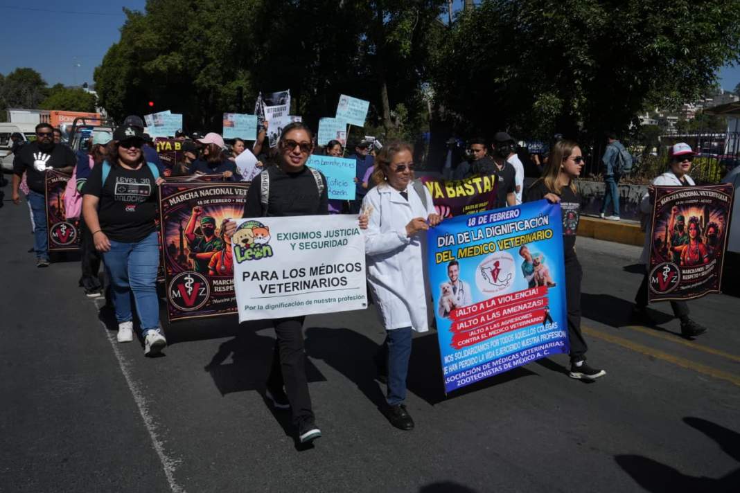 Tlaxcala alza la voz: veterinarios marchan por justicia, respeto y seguridad  