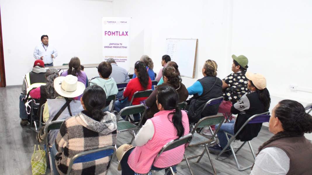 Fomtlax lleva créditos con tasas mínimas a los 60 municipios de Tlaxcala