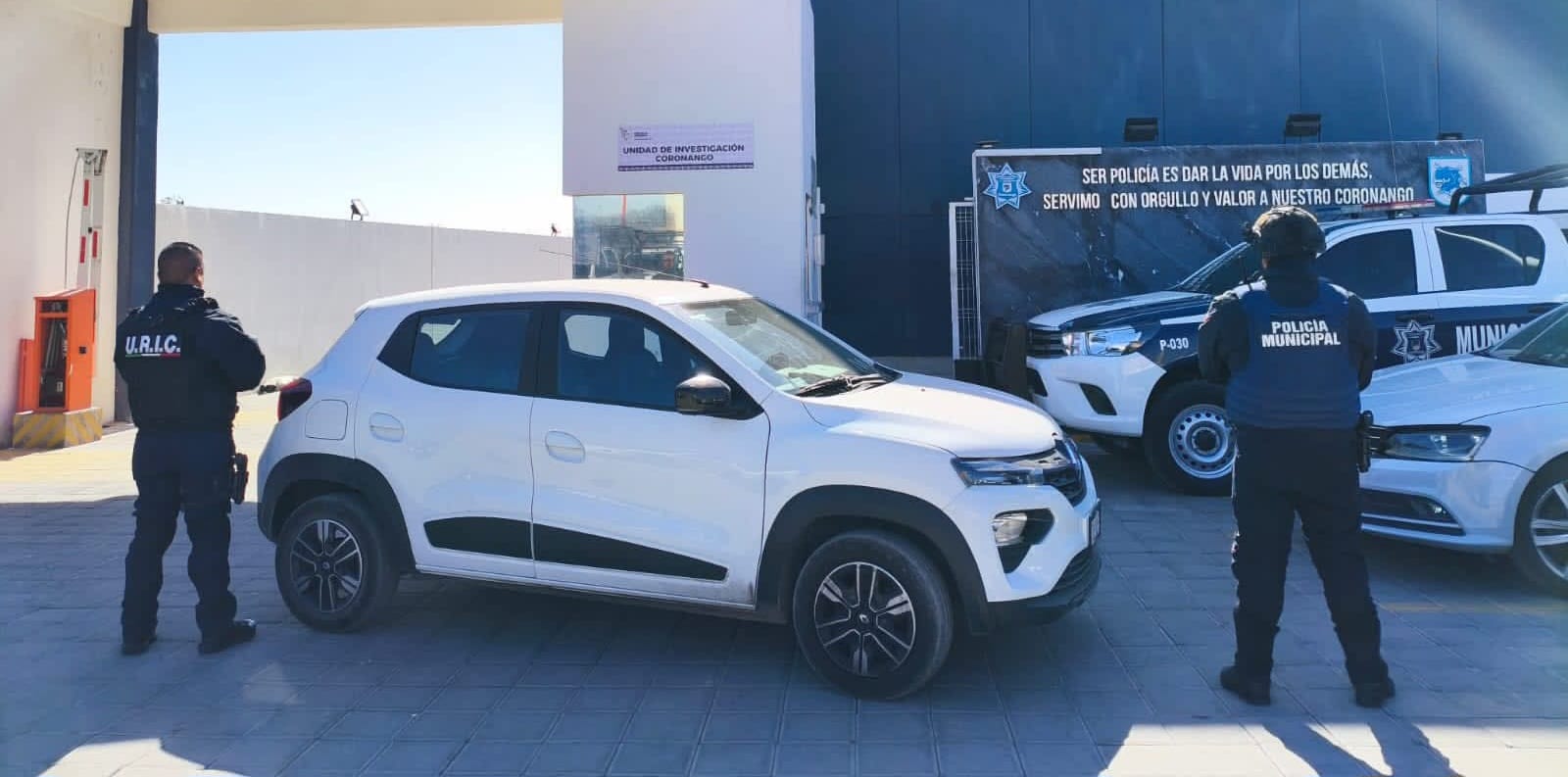 Detienen a hombre por presunta posesión de vehículo robado en Coronango