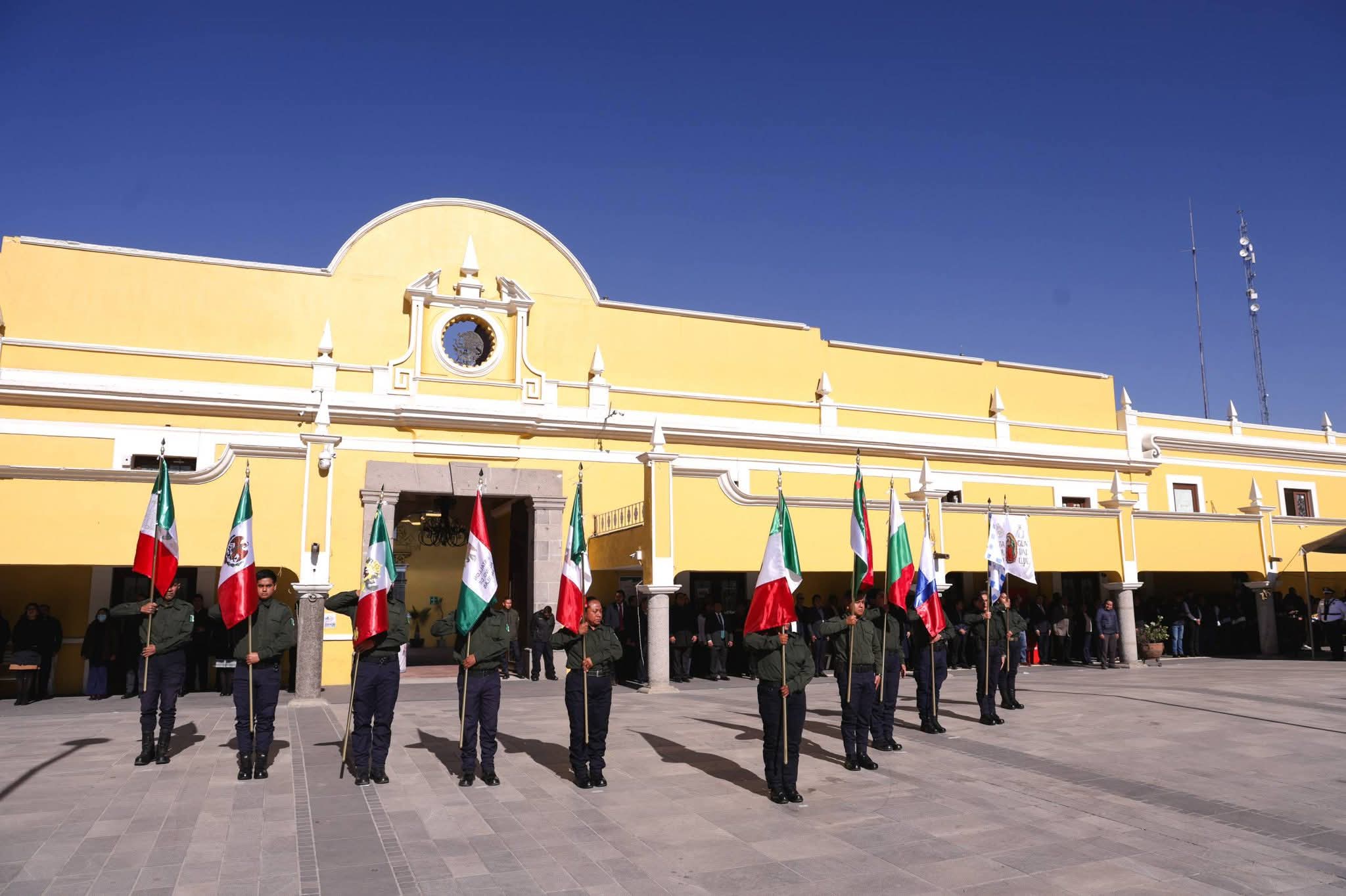 Guadalupe Cuautle conmemora el Día de Bandera 