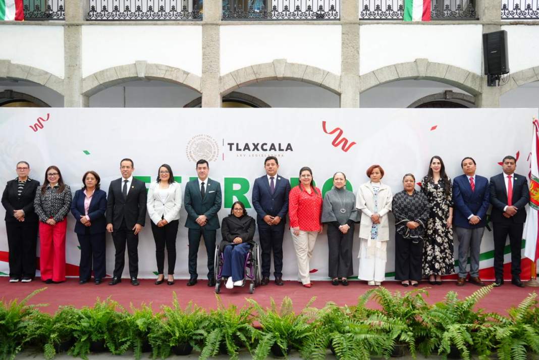 Congreso de Tlaxcala honra la Bandera y refuerza compromiso con México