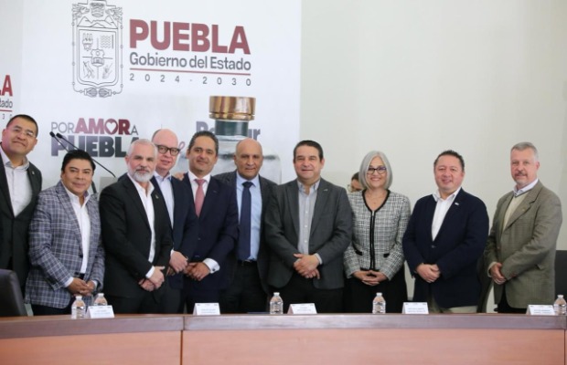 Presentan al Comité Organizador de la Feria de Puebla 2026