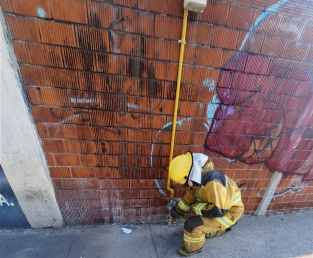 Bomberos atienden reportes por fuga de gas e incendio de pastizal en distintos puntos de Cuautlancingo