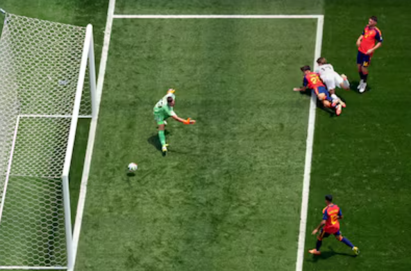 Mikel Merino celebra el gol que clasificó a España ante Bélgica en el Mundial 2026.