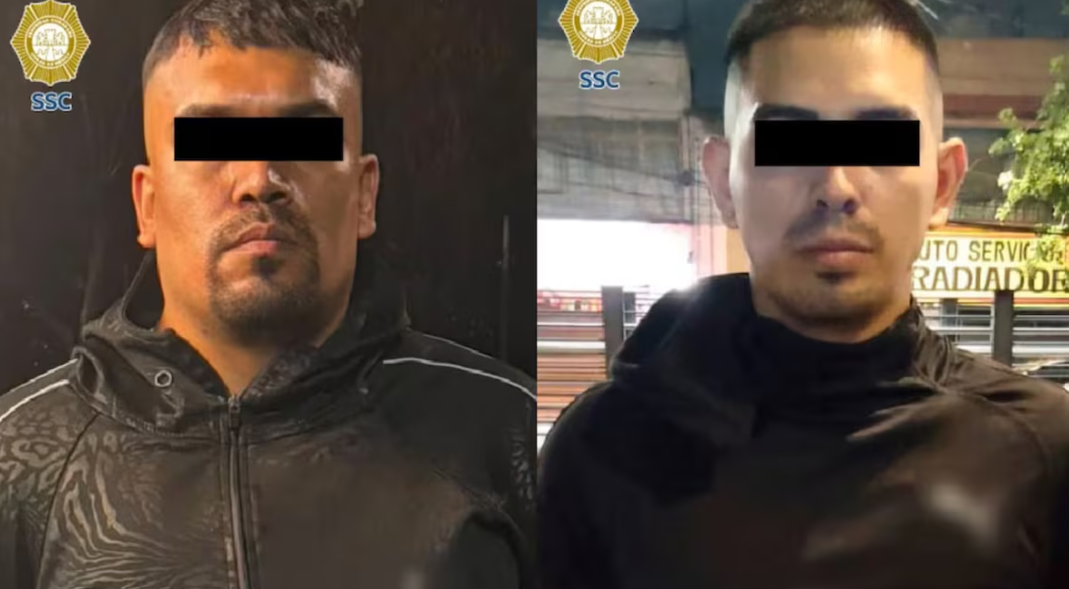 Policías durante la detención de un presunto líder criminal en Tláhuac.