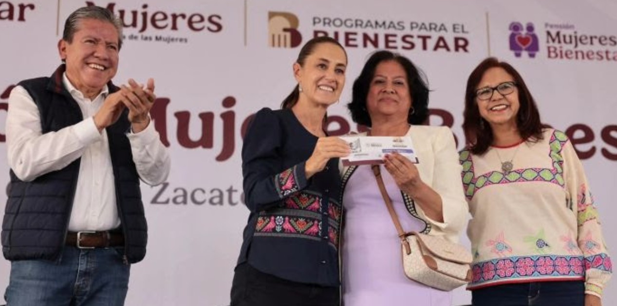 Claudia Sheinbaum durante la entrega de tarjetas de la Pensión Mujeres Bienestar en Zacatecas.
