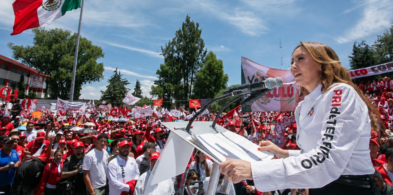 Militantes del PRI durante evento político en el Estado de México