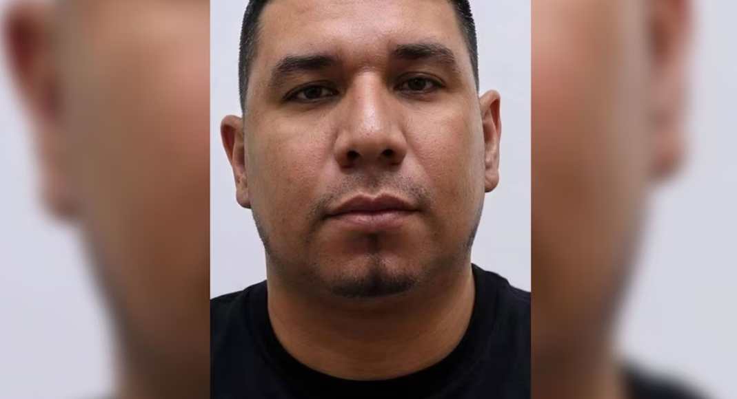 Policías investigan el asesinato de David Macías en Ecuador.