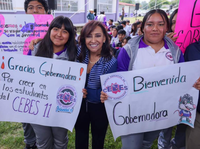 Gobernadora Lorena Cuéllar durante inauguración de nuevo bachillerato en Quilehtla.