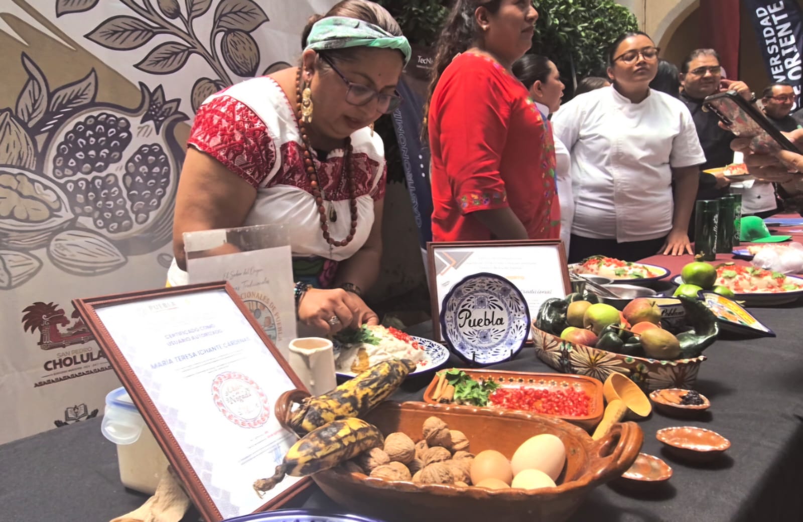 Primer Festival “Puebla en Nogada”  en Cholula busca romper récord con Chile en Nogada más grande del mundo