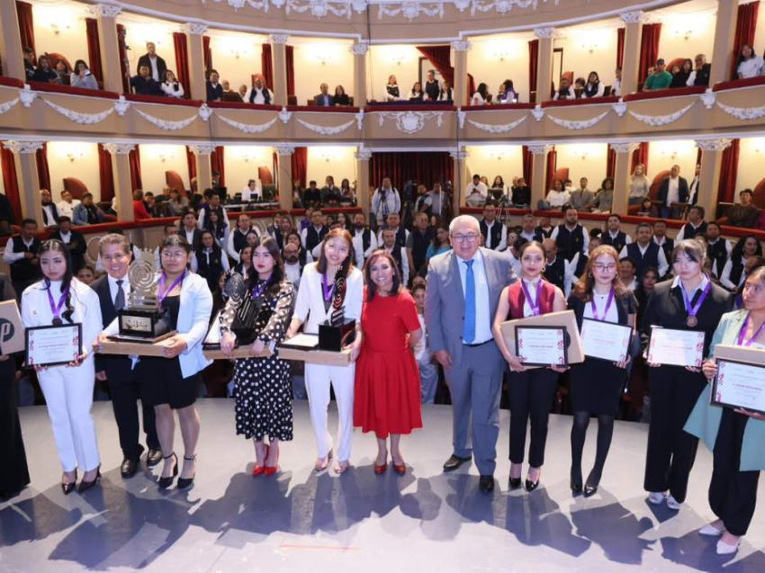 Firma de convenio entre dependencias del gobierno de Tlaxcala.