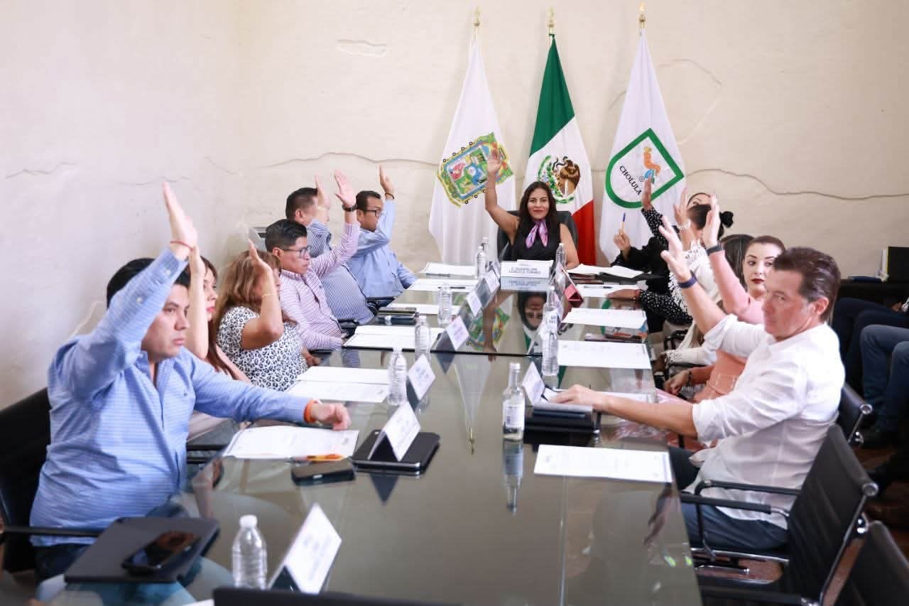 Cabildo de San Andrés Cholula aprueba estados financieros, reformas constitucionales y licencia de regidor